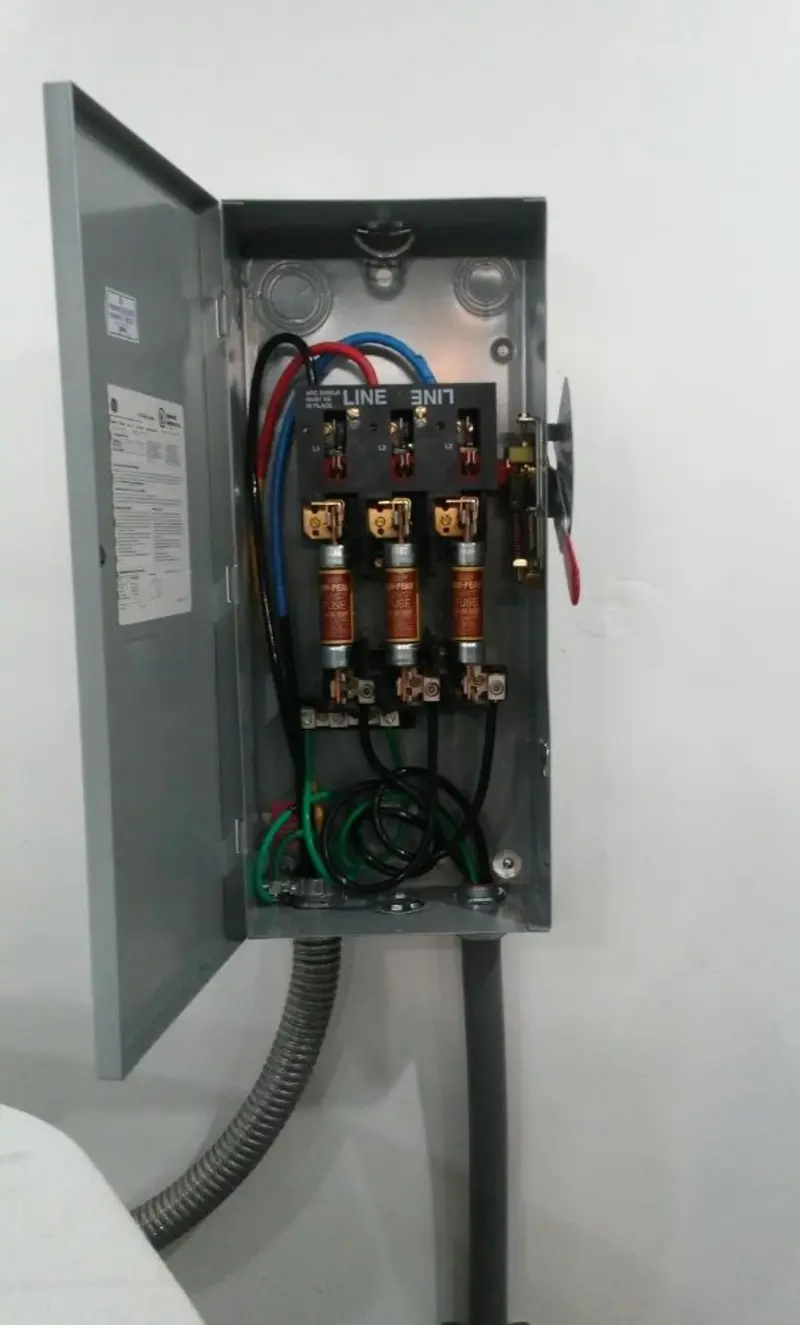 Three-phase disconnect switch installed for Electrical Wiring & Rewiring in Roebuck